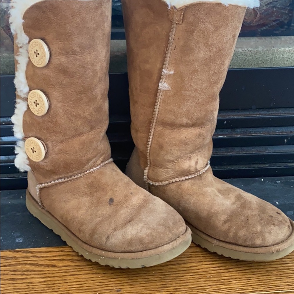 Ugg Bailey 3 Button Chestnut - image 2